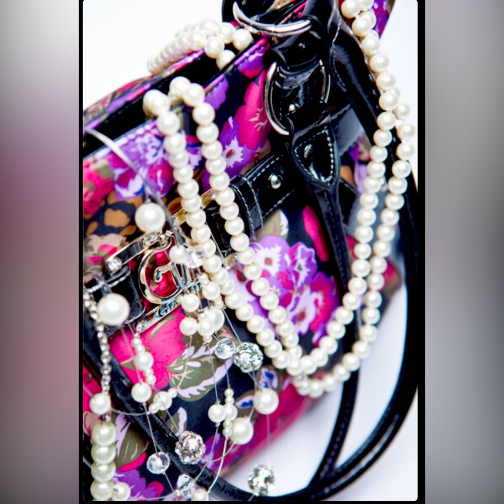 Live Listing Like to be notified of my Fashion Jewelry and handbags Live Shows